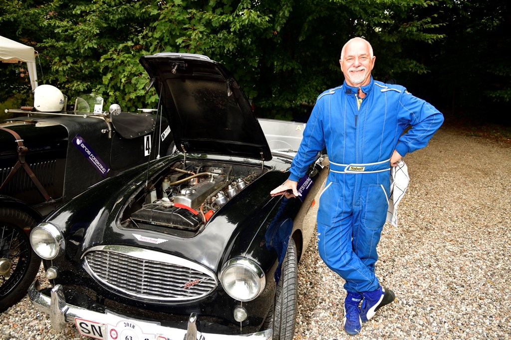 Hotel Munkebjergs ejer, Hans Geschwendtner fra Dragør er som altid til start i Munkebjerg Hillclimb i en Austin Healey 3000 Mk. 1 fra 1959.
(Foto: Intercom, Michael Eisenberg)